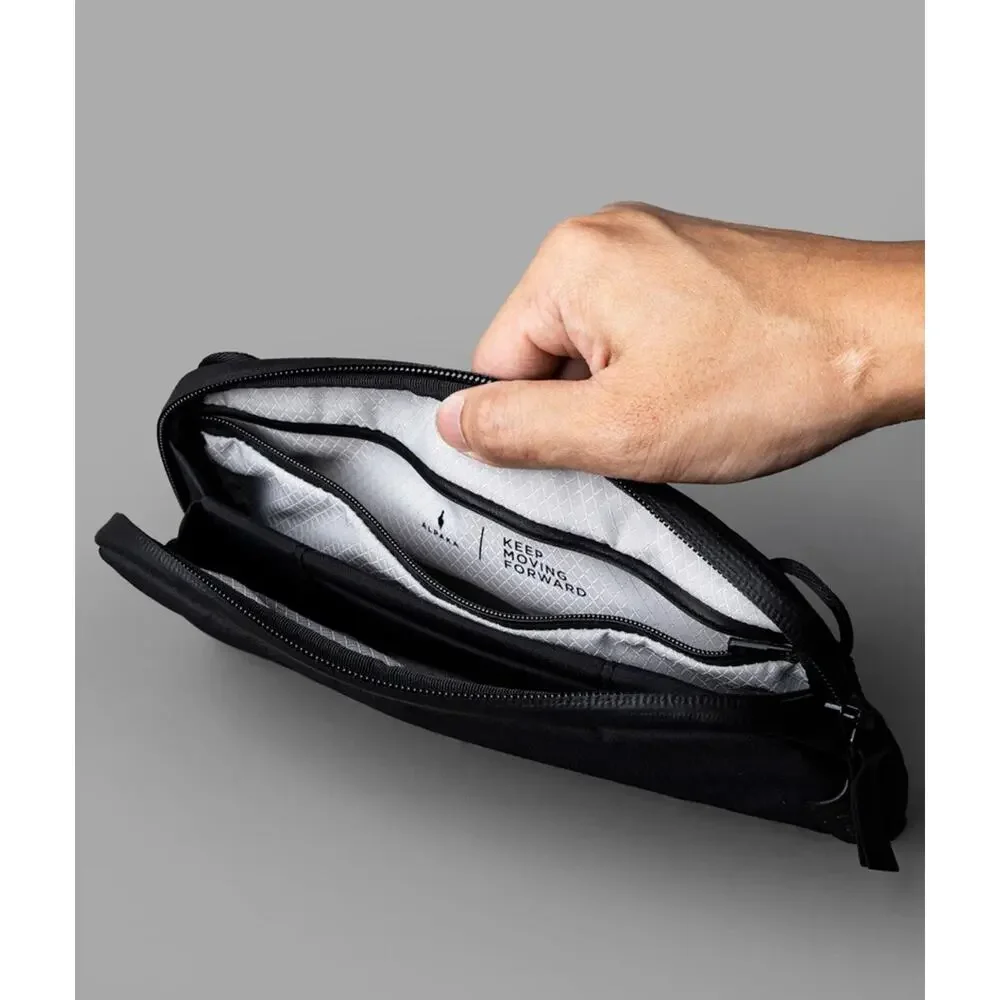Alpaka flight pouch